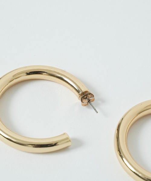 COLONY 2139(コロニートゥーワンスリーナイン)の「パイプフープピアス(ピアス(両耳用)・レディース・ゴールド/シルバー・FREE)」の6枚目の写真