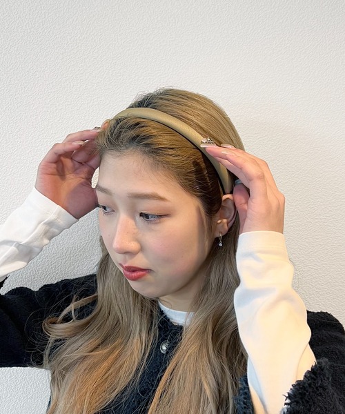 ucalypt（ユーカリプト）の「ucalypt/ユーカリプト×TAH/タア  NARROW HEADBAND カチューシャ コラボ（カチューシャ・レディース・ベージュ/ブラック・FREE）」の14枚目の写真