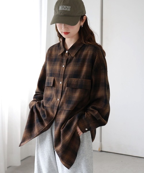 tiptop(ティップトップ)の「【ZOZO限定アイテム】デニム×チェックBIGシャツジャケット(シャツ/ブラウス・レディース・ネイビー/サックスブルー/ブラック/ブラウン系その他/ブラック系その他/ホワイト系その他/ブルー系その他/ブルー系その他2/ブラウン系その他2・FREE)」の10枚目の写真