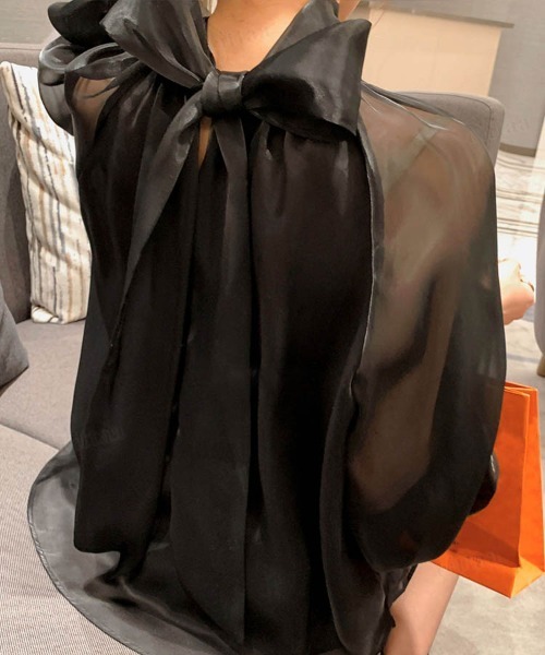 Dalfwin（ダールフィン）の「韓国ファッションバックリボンシアーパフスリーブブラウス（シャツ/ブラウス・レディース・ホワイト/ブラック/ベージュ・FREE）」の2枚目の写真