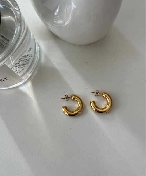 prose verse（プロズヴェール）の「〈サージカルステンレス〉ボリュームフープピアス（ピアス（両耳用）・レディース・シルバー/ゴールド・ﾌﾘ-）」の4枚目の写真