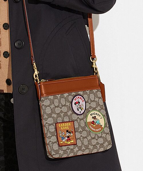 Disney（ディズニー）の「【DISNEY X COACH】キット メッセンジャー 