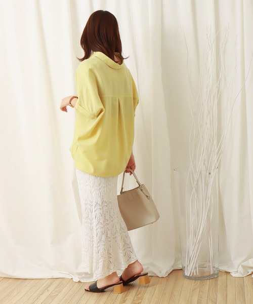 libelle more（リベル モア）の「《吸水速乾・UVカット・抗菌防臭》フレンチリネン　シャツカラー半袖ドルマンブラウス（シャツ/ブラウス・レディース・レモンイエロー/オレンジ/オフホワイト/スミクロ/ブルーグリーン・M/L）」の11枚目の写真