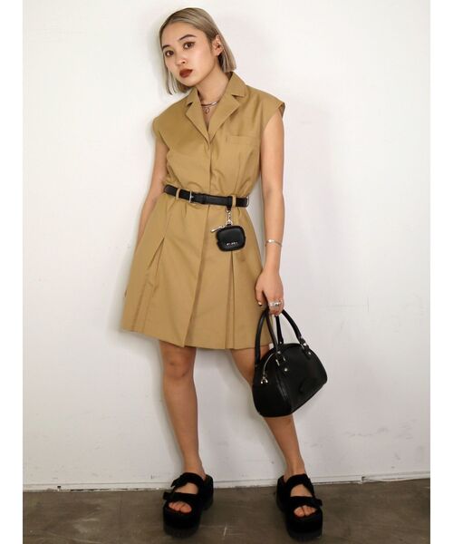 EMODA（エモダ）の「ダブルベルトタンクサンダル（サンダル・レディース・ブラック/ベージュ・SMALL/MEDIUM/LARGE）」の14枚目の写真