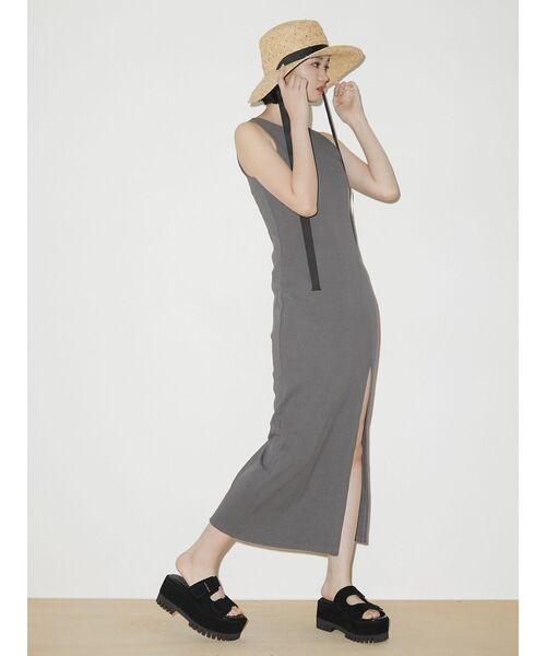 EMODA（エモダ）の「ダブルベルトタンクサンダル（サンダル・レディース・ブラック/ベージュ・SMALL/MEDIUM/LARGE）」の22枚目の写真