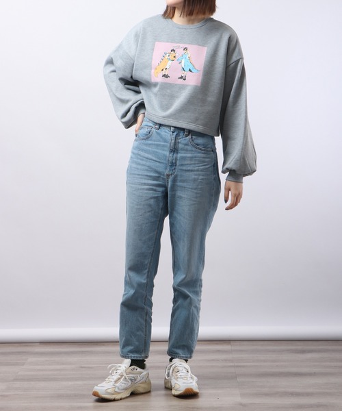 spiritoso（スピリトーゾ）の「spiritoso 怪獣カップルプリントクロップド裏起毛トップス（スウェット・レディース・杢グレー/オリーブ/ピンク・F）」の15枚目の写真