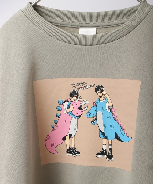 spiritoso（スピリトーゾ）の「spiritoso 怪獣カップルプリントクロップド裏起毛トップス（スウェット・レディース・杢グレー/オリーブ/ピンク・F）」の18枚目の写真