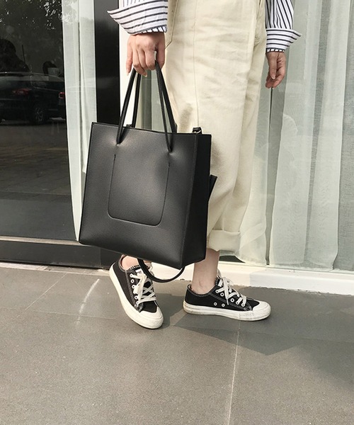 Dita Muaj.(ディータムアージュ)の「シンプルデイリー2wayショルダー ビッグポーチ付き(ショルダーバッグ・レディース・ブラック/ライトブラウン・FREE)」の13枚目の写真
