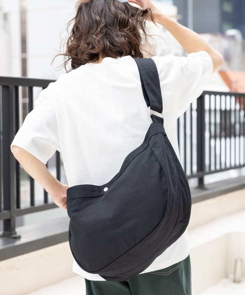 PBLIM（ページボーイリム）の「PBLIM/ニュースペーパーBAG（ショルダーバッグ・レディース・オフホワイト/ブラック/カーキ/オレンジ/イエロー系その他2/クリアブルー・FREE）」の16枚目の写真