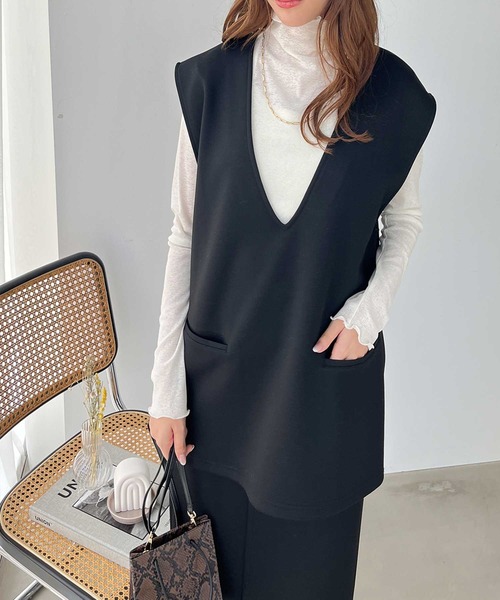 GeeRA（ジーラ）の「深Ｖネックプルオーバーベスト（ベスト・レディース・ブラック/アイボリー・MEDIUM/LARGE）」の2枚目の写真