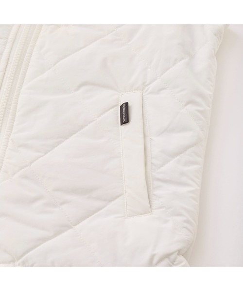 repipi armario（レピピ アルマリオ）の「repipi armario/レピピアルマリオ ブルゾン 中綿 子供用 ブランドロゴ 袖脱着式 ジップアップ キルティング ジャケット（ブルゾン・キッズ・ブラック/ベージュ/ホワイト・S/L/XL/M）」の6枚目の写真