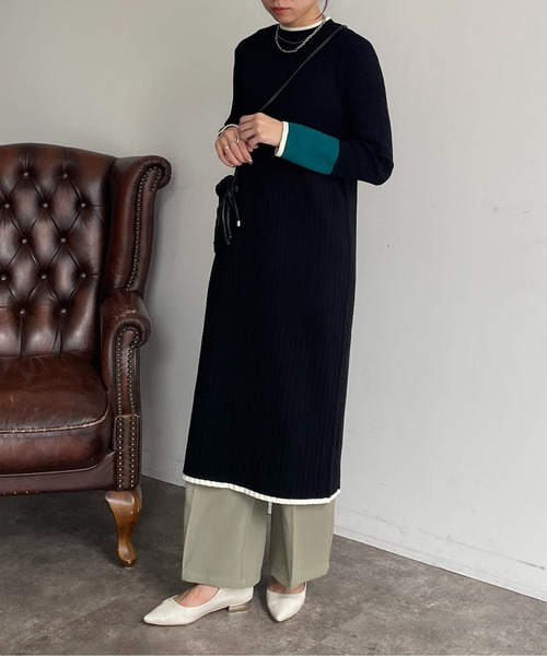 Thevon（ゼボン）の「袖配色ラインリブニットワンピース