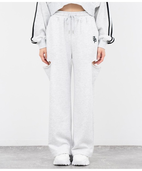 ANAP（アナップ）の「クロップド裏毛スウェットトレーナー×ワイドパンツセットアップ（スウェット・レディース・マルチ/ライトグレー/ブラック・FREE）」の20枚目の写真