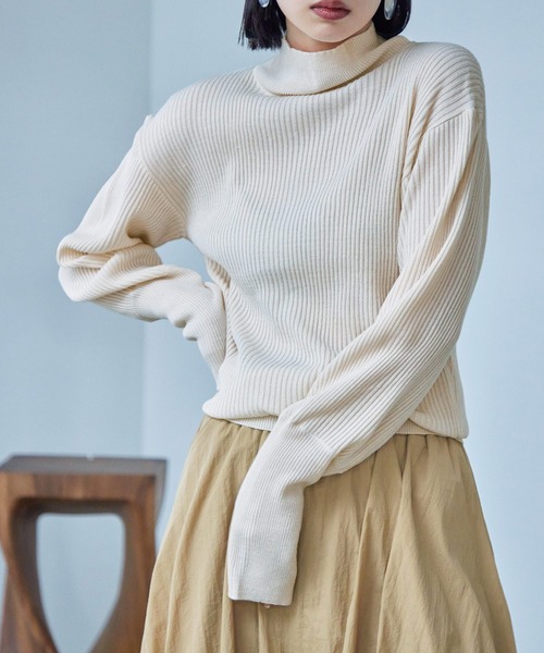 Fashion Letter(ファッションレター)の「アクリルリブニット バルーンスリーブ ハイネックプルオーバー(ニット/セーター・レディース・グレー/ブルー/アイボリー/ライトベージュ/ブラック・M)」の7枚目の写真