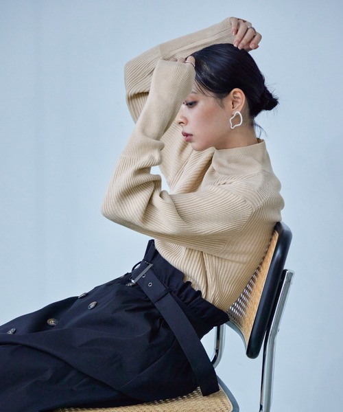 Fashion Letter(ファッションレター)の「アクリルリブニット バルーンスリーブ ハイネックプルオーバー(ニット/セーター・レディース・グレー/ブルー/アイボリー/ライトベージュ/ブラック・M)」の13枚目の写真