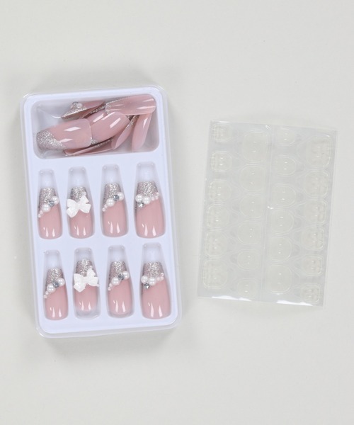 SPINNS（スピンズ）の「【nerine / ネリネ】リボン ネイルチップ（ネイルシール/ネイルチップ・レディース・ホワイト・ONESIZE）」の3枚目の写真