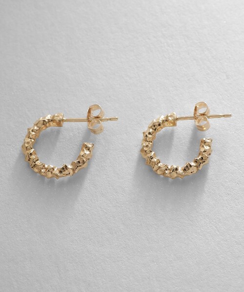 COCOSHNIK（ココシュニック）の「K10ロックカットフープ ピアス（ピアス（両耳用）・レディース・イエローゴールド・00）」の4枚目の写真