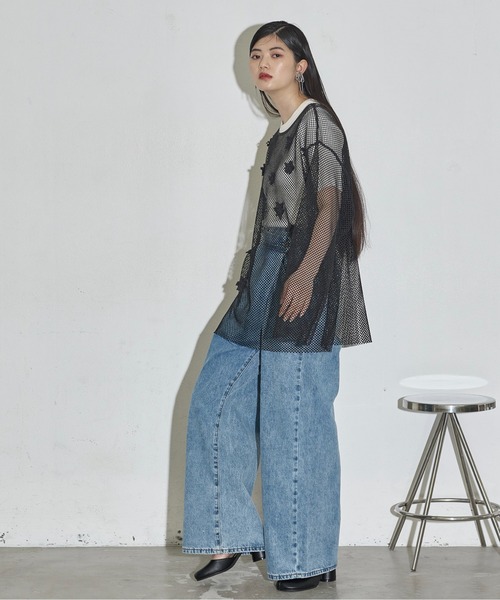 THE YOn（ザヨン）の「フラワーモチーフメッシュシアープルオーバー（Tシャツ/カットソー・レディース・ブラック/イエロー/ホワイト・FREE）」の5枚目の写真