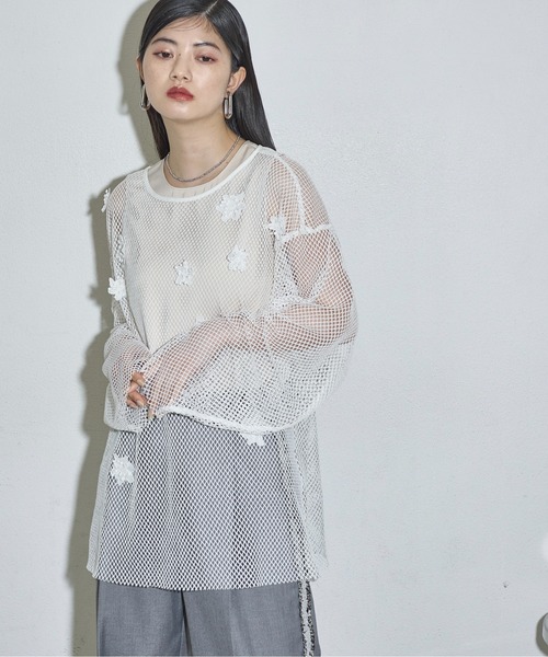 THE YOn（ザヨン）の「フラワーモチーフメッシュシアープルオーバー（Tシャツ/カットソー・レディース・ブラック/イエロー/ホワイト・FREE）」の17枚目の写真