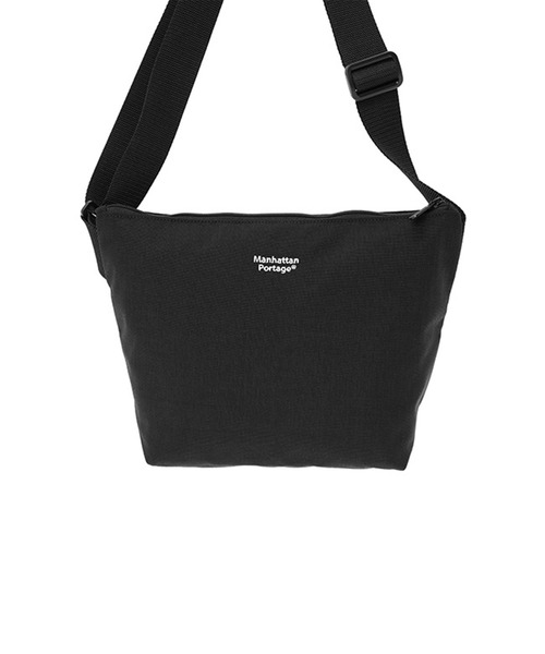 Manhattan Portage（マンハッタンポーテージ）の「Cobble Hill Nylon Messenger Bag (S) No Flap（メッセンジャーバッグ・メンズ・ブラック・SMALL）」の14枚目の写真