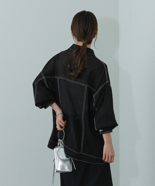 COLONY 2139（コロニートゥーワンスリーナイン）の「シアービッグシャツGジャン（シャツ/ブラウス・レディース・オフホワイト/ブルー/ブラック/アイボリー/グレー・FREE）」の17枚目の写真