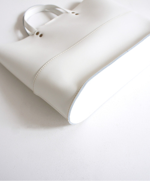 TIDEWAY（タイドウェイ）の「Ag+LEATHER BLACK&WHITE 抗菌 TOTE（トートバッグ・レディース・ブラック/ホワイト・FREE）」の8枚目の写真