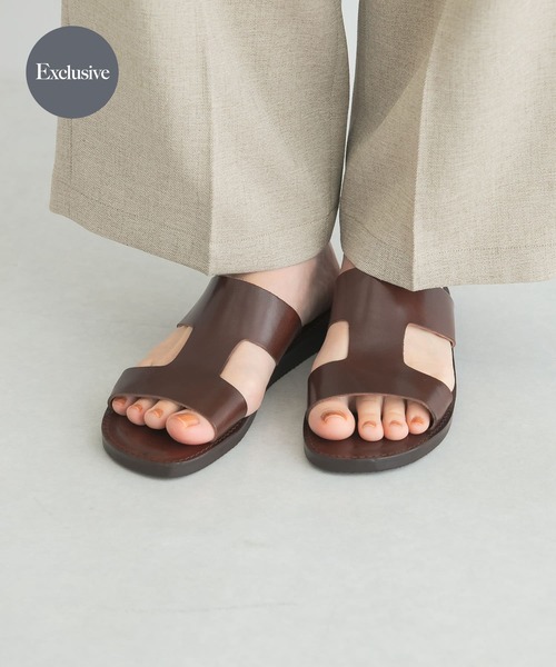 URBAN RESEARCH（アーバンリサーチ）の「『別注』L’ARTIGIANO DEL CUOIO×URBAN RESEARCH　レザーサンダル（サンダル・レディース・ダークブラウン/ブラック・38/37/36）」の2枚目の写真