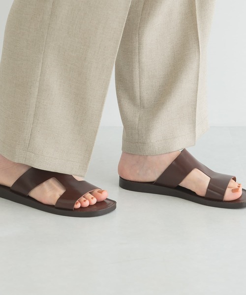 URBAN RESEARCH（アーバンリサーチ）の「『別注』L’ARTIGIANO DEL CUOIO×URBAN RESEARCH　レザーサンダル（サンダル・レディース・ダークブラウン/ブラック・38/37/36）」の3枚目の写真