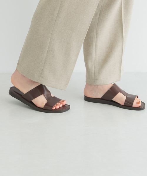 URBAN RESEARCH（アーバンリサーチ）の「『別注』L’ARTIGIANO DEL CUOIO×URBAN RESEARCH　レザーサンダル（サンダル・レディース・ダークブラウン/ブラック・38/37/36）」の4枚目の写真