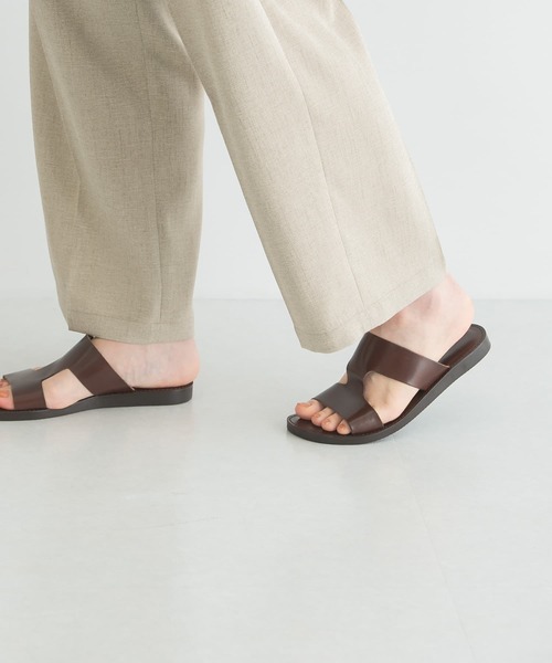 URBAN RESEARCH（アーバンリサーチ）の「『別注』L’ARTIGIANO DEL CUOIO×URBAN RESEARCH　レザーサンダル（サンダル・レディース・ダークブラウン/ブラック・38/37/36）」の5枚目の写真