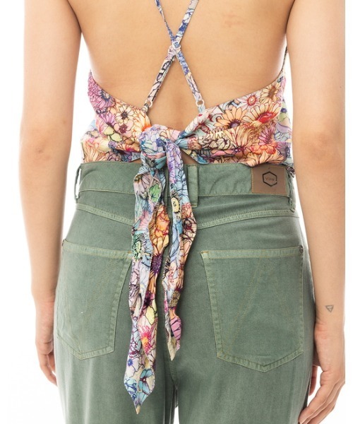 RVCA(ルーカ)の「RVCA レディース 【SAGE VAUGHN】 SASHA TANK ANP タンクトップ 【2024年春夏モデル】/ルーカボタニカル柄タンクトップ(タンクトップ・レディース・マルチ・SMALL/MEDIUM/LARGE)」の7枚目の写真