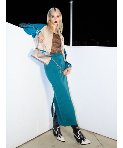 EVRIS（エヴリス）の「サイドロゴラインスウェットロングスカート【セットアップ着用可能】（スカート・レディース・ホワイト/ブルー/ブラック・FREE）」の19枚目の写真