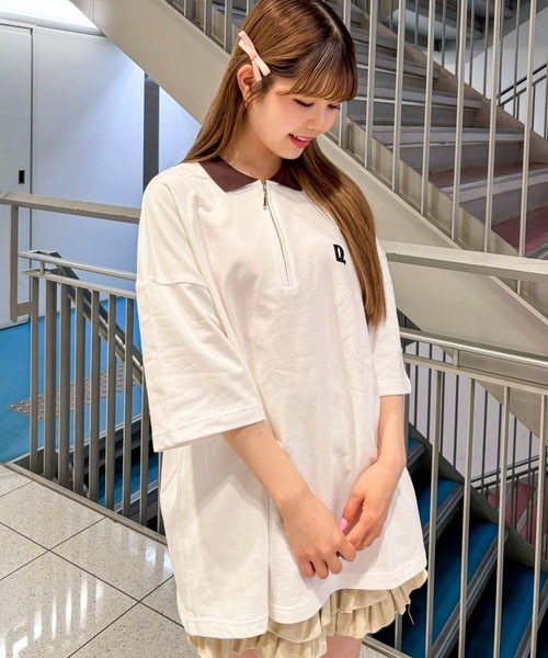 SPINNS(スピンズ)の「【ユニセックスで着用可能】ミニ裏毛半袖ハーフジップTシャツ D刺繍ロゴ(ポロシャツ・メンズ・ネイビー/ブラック/ワイン/ホワイト・ONESIZE)」の2枚目の写真