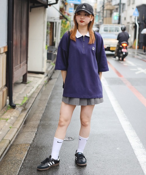 SPINNS(スピンズ)の「【ユニセックスで着用可能】ミニ裏毛半袖ハーフジップTシャツ D刺繍ロゴ(ポロシャツ・メンズ・ネイビー/ブラック/ワイン/ホワイト・ONESIZE)」の21枚目の写真