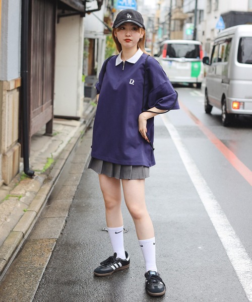 SPINNS(スピンズ)の「【ユニセックスで着用可能】ミニ裏毛半袖ハーフジップTシャツ D刺繍ロゴ(ポロシャツ・メンズ・ネイビー/ブラック/ワイン/ホワイト・ONESIZE)」の8枚目の写真
