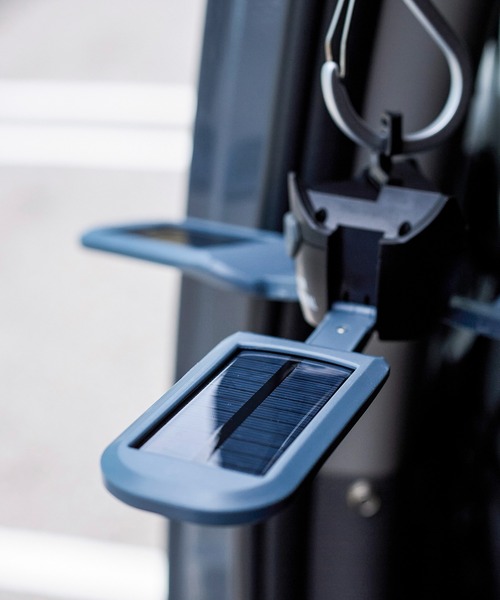 POST GENERAL（ポストジェネラル）の「POSTGENERAL トリ パネル ソーラーチャージド LEDライト 982270022（アウトドアグッズ・メンズ・サックスブルー・F）」の6枚目の写真