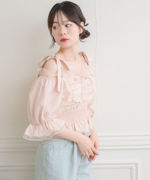 ems excite（エムズエキサイト）の「肩リボンチュールオフショルBL（シャツ/ブラウス・レディース・ピンク/ブラック系その他/ナチュラル・FREE）」の11枚目の写真