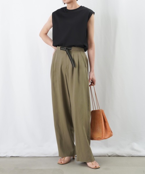 LUCA/LADY LUCK LUCA(ルカ/レディラックルカ)の「LC/LLL リネンブレンド2タックパンツ【セットアップ着用可】(スラックス・レディース・ブラック/カーキ・FREE)」の19枚目の写真