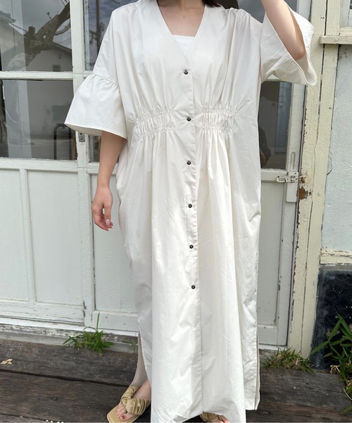 lawgy(ラウジー)の「front button gather shirt op / フロントボタンギャザーシャツワンピ(ワンピース・レディース・アイボリー/カーキ/ブラック・FREE)」の5枚目の写真
