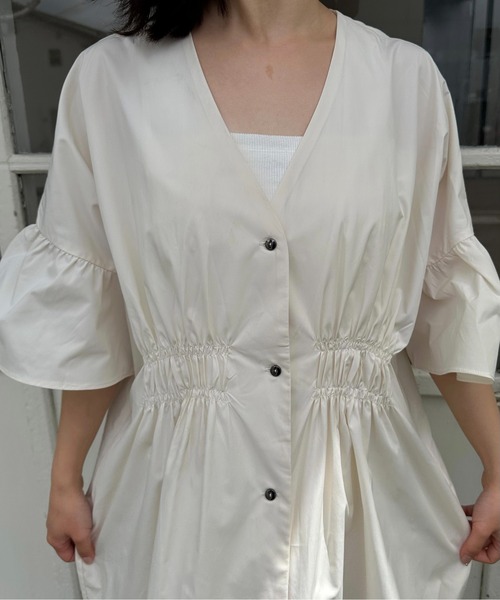 lawgy(ラウジー)の「front button gather shirt op / フロントボタンギャザーシャツワンピ(ワンピース・レディース・アイボリー/カーキ/ブラック・FREE)」の8枚目の写真