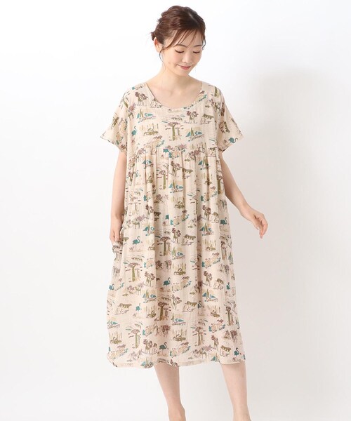 one'sterrace（ワンズテラス）の「リゾート エレファント柄ワンピース（ワンピース・レディース・カーキ系5/ベージュ系8/ブルー系その他7・02）」の2枚目の写真