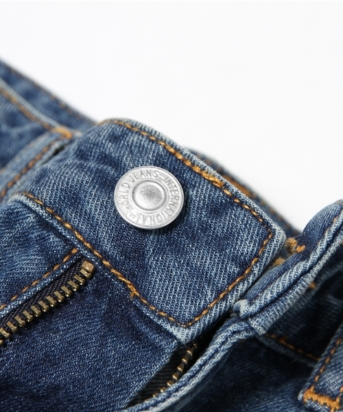 Heather(ヘザー)の「アソートダメージボーイフレンドパンツ 569522(デニムパンツ・レディース・ライトブルー/ブルー・MEDIUM/SMALL)」の13枚目の写真