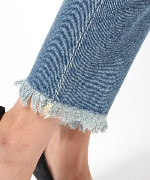 Heather(ヘザー)の「アソートダメージボーイフレンドパンツ 569522(デニムパンツ・レディース・ライトブルー/ブルー・MEDIUM/SMALL)」の9枚目の写真