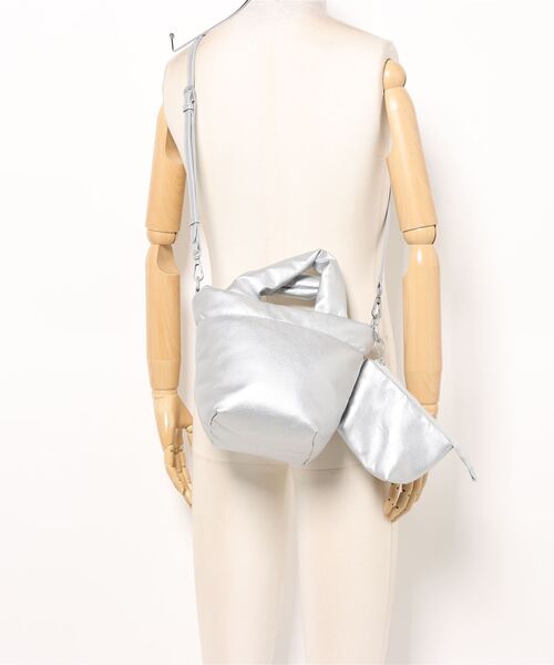 Q（キュー）の「パフィーミニショルダー（ショルダーバッグ・レディース・ブラック/シルバー/グリーン・ONE SIZE）」の9枚目の写真