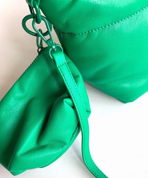Q（キュー）の「パフィーミニショルダー（ショルダーバッグ・レディース・ブラック/シルバー/グリーン・ONE SIZE）」の22枚目の写真