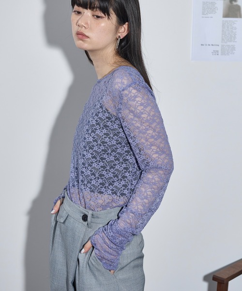 THE YOn(ザヨン)の「シャーリングカフレースフィンガーホールトップス(Tシャツ/カットソー・レディース・ライラック/ブラック/アイボリー・FREE)」の13枚目の写真