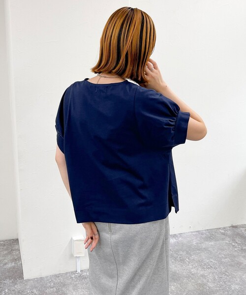 fredy emue（フレディエミュ）の「シルケット袖ギャザープルオーバーカットソー（Tシャツ/カットソー・レディース・チャコールグレー/グレイッシュブルー/ネイビー/オフホワイト・38）」の8枚目の写真