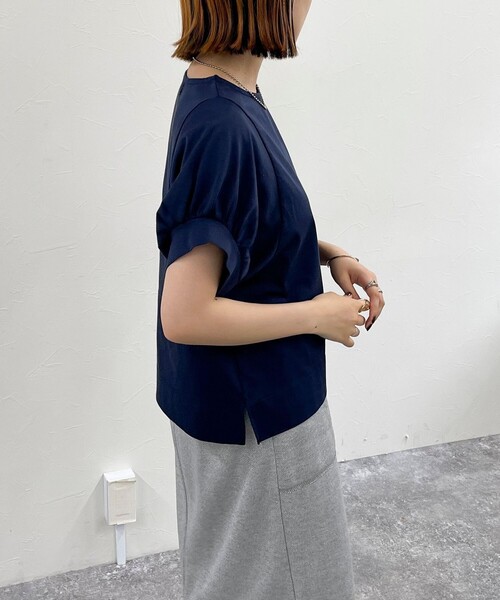 fredy emue（フレディエミュ）の「シルケット袖ギャザープルオーバーカットソー（Tシャツ/カットソー・レディース・チャコールグレー/グレイッシュブルー/ネイビー/オフホワイト・38）」の7枚目の写真