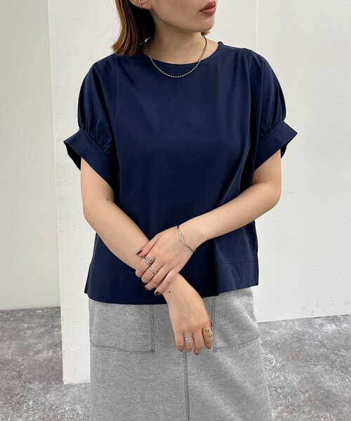 fredy emue（フレディエミュ）の「シルケット袖ギャザープルオーバーカットソー（Tシャツ/カットソー・レディース・チャコールグレー/グレイッシュブルー/ネイビー/オフホワイト・38）」の6枚目の写真