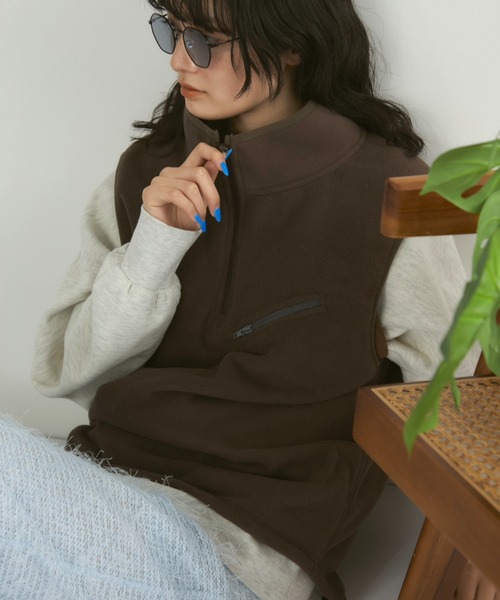 MERLOT（メルロー）の「バイカラーハーフジップフリースベスト（ベスト・レディース・ブラック/ブラウン・FREE）」の2枚目の写真